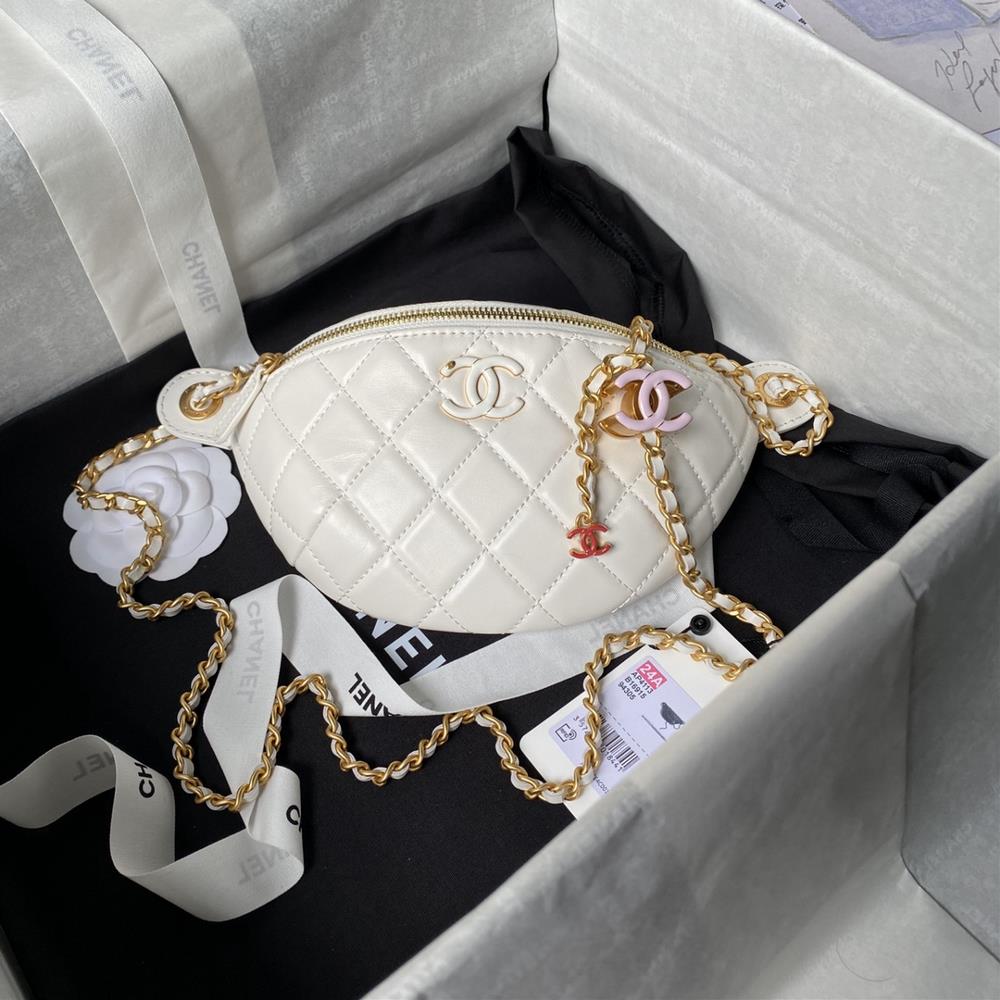 Chanel 24A Double C Enamel Buckle AS4113 Waist PackThe newly released Xiaoxiang this season is too unique and has a sense of design The double C enam