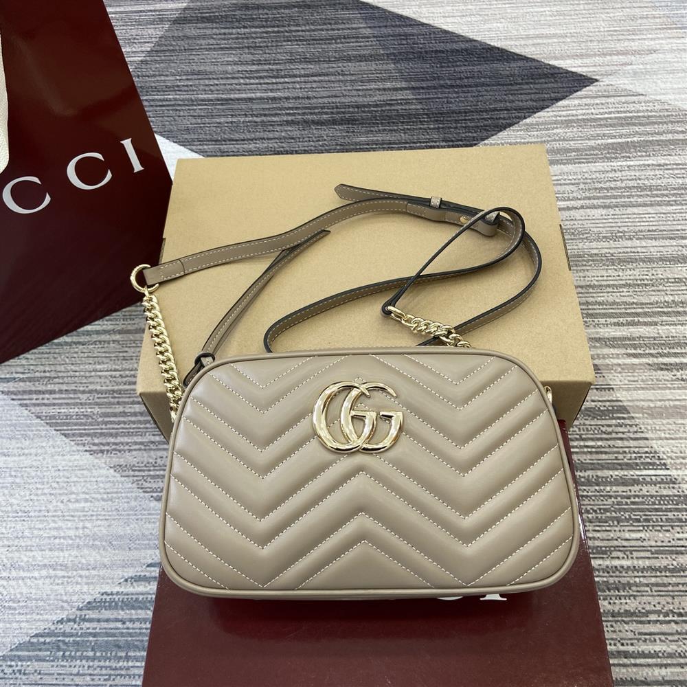 Comes with a complete set of counter packaging GG Marmont series small shoulder backpacksThis GG Marmont series small shoulder bag is crafted with car