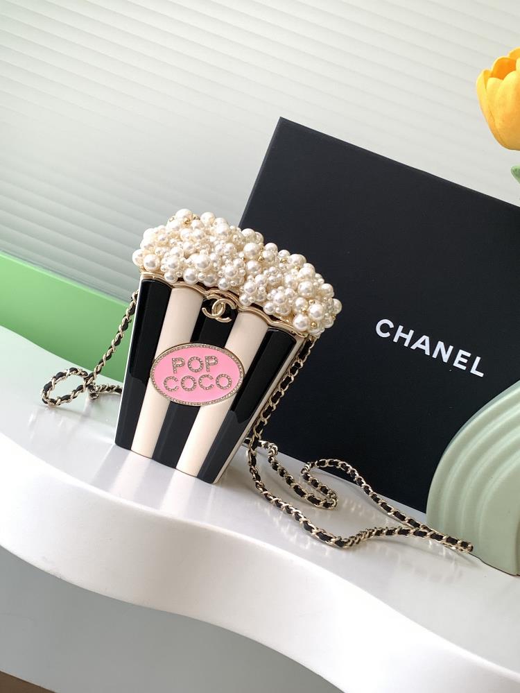 Chanel Popcorn Bag In Chanels 202425 AutumnWinter Haute Couture collection Jia Ren has discovered a super cute collectors handbag The Pop Coco P