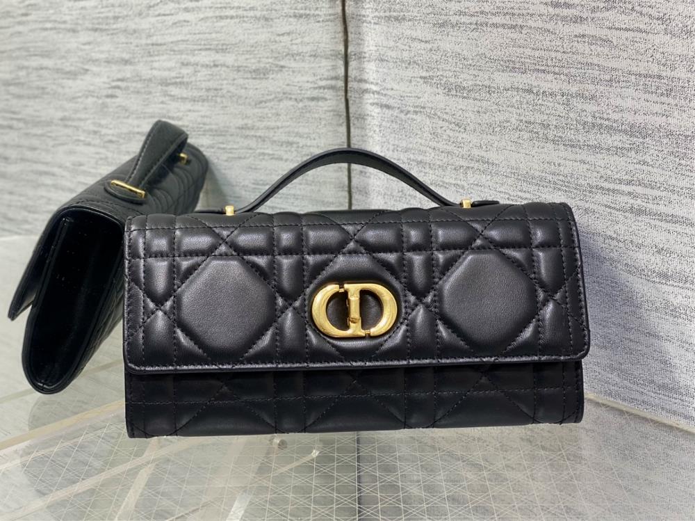 goods in stockMiss Caro Top Handle handbag classic oversized diamond leather CD button is it full of a sense of luxurySize24124cm  professional luxu