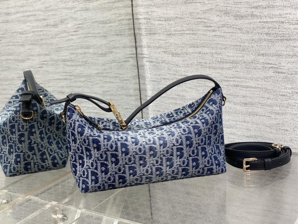 Large size shoulder strap in stockThe latest denim blue series lunch box bag is highly recommended It is a popular brick cabinet with diamond shaped