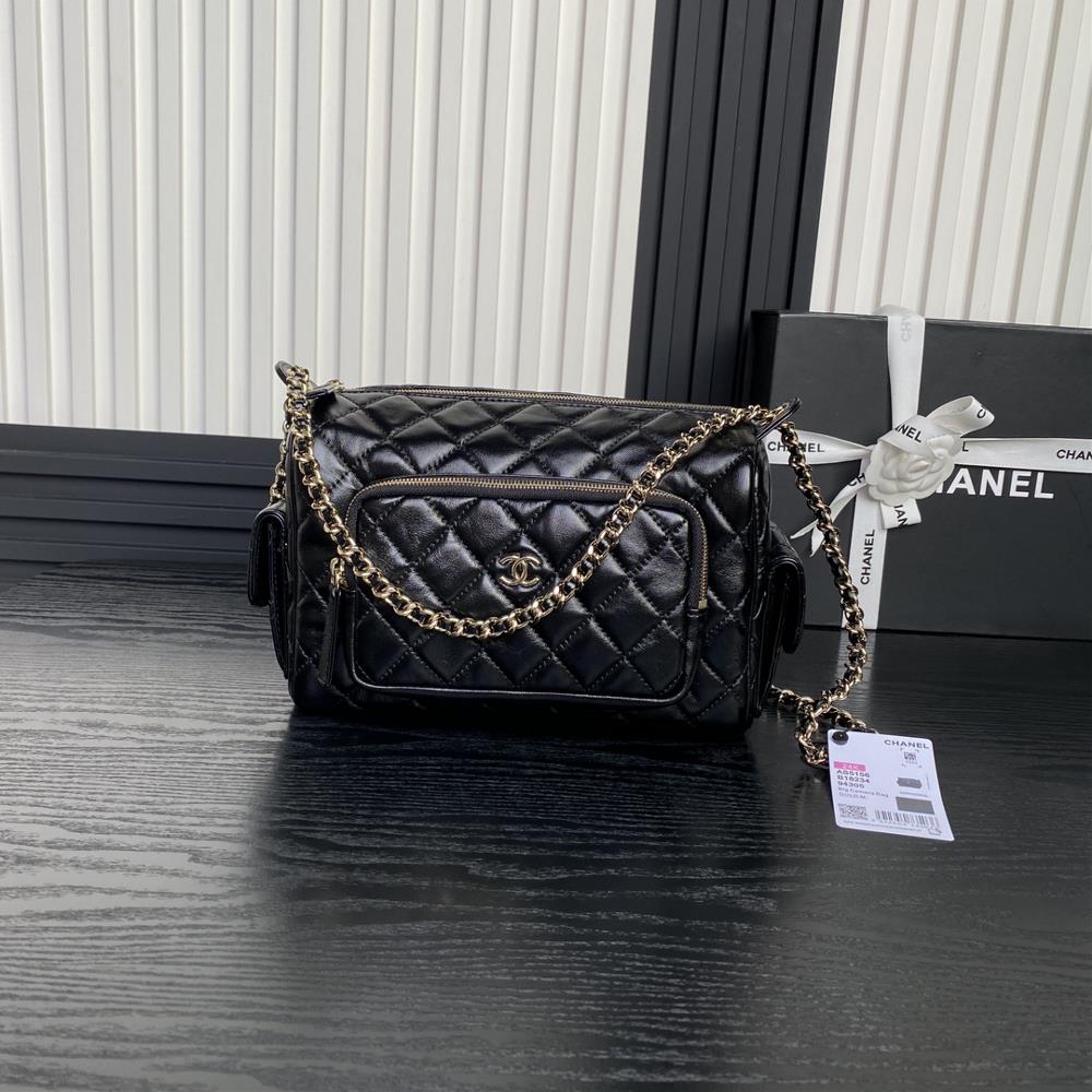 The Chanel 24K camera bag AS5156 has a perfect sense of luxury and is worth recommending The small and exquisite camera design with calf leather and