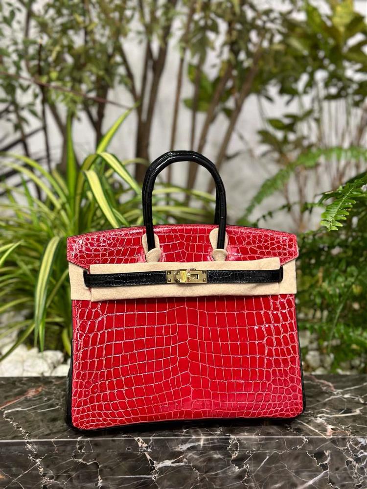 Birkin25 glossy Nile red with black gold buckle in stock  professional luxury fashion brand agency businessIf you have wholesale or retail intention