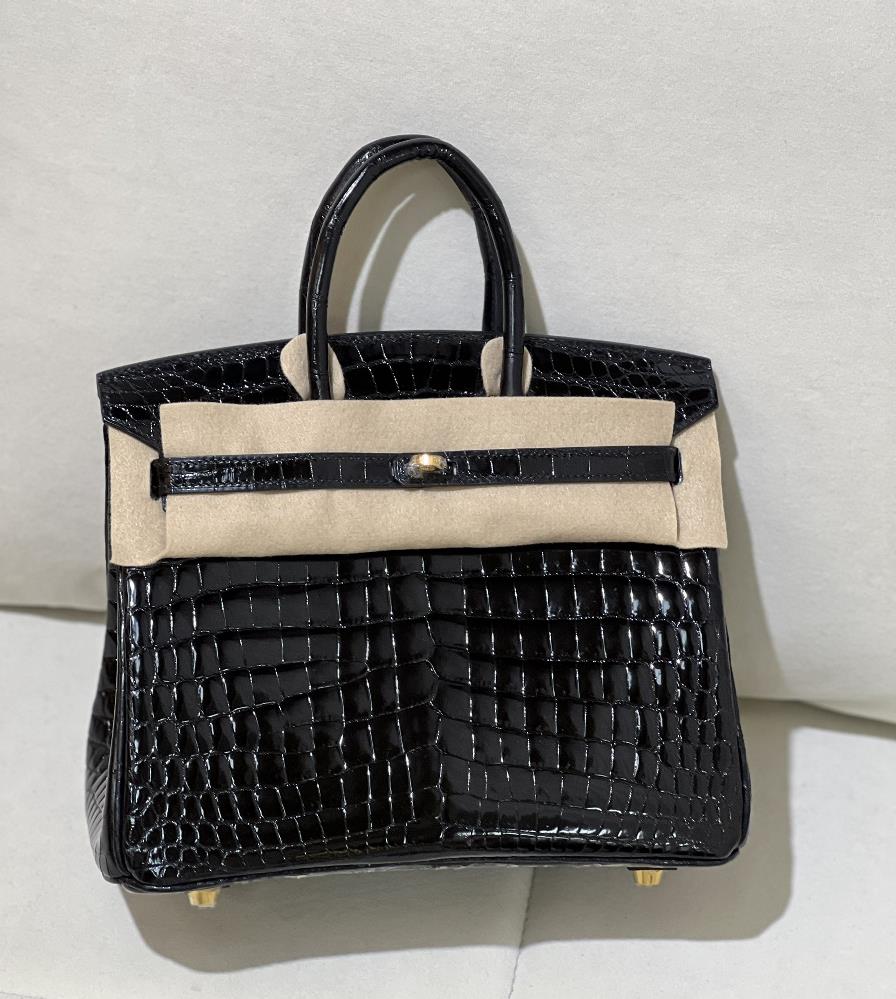 Bk25 Black Gold Nile spot shooting  professional luxury fashion brand agency businessIf you have wholesale or retail intentions please contact onli