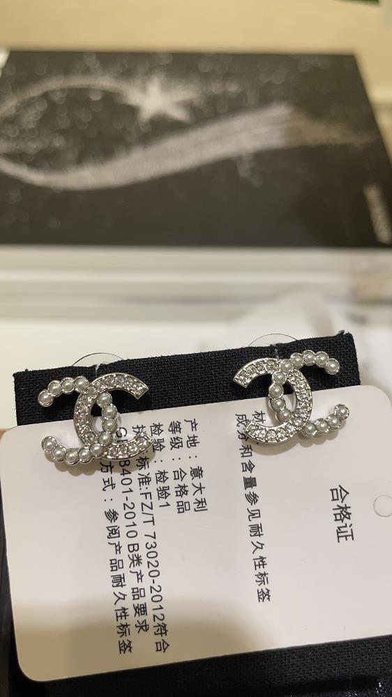 24s new basic model rhinestone pearl double C silver earringsSimple and simple double splicing design classic double CComfortable upper ear extremel