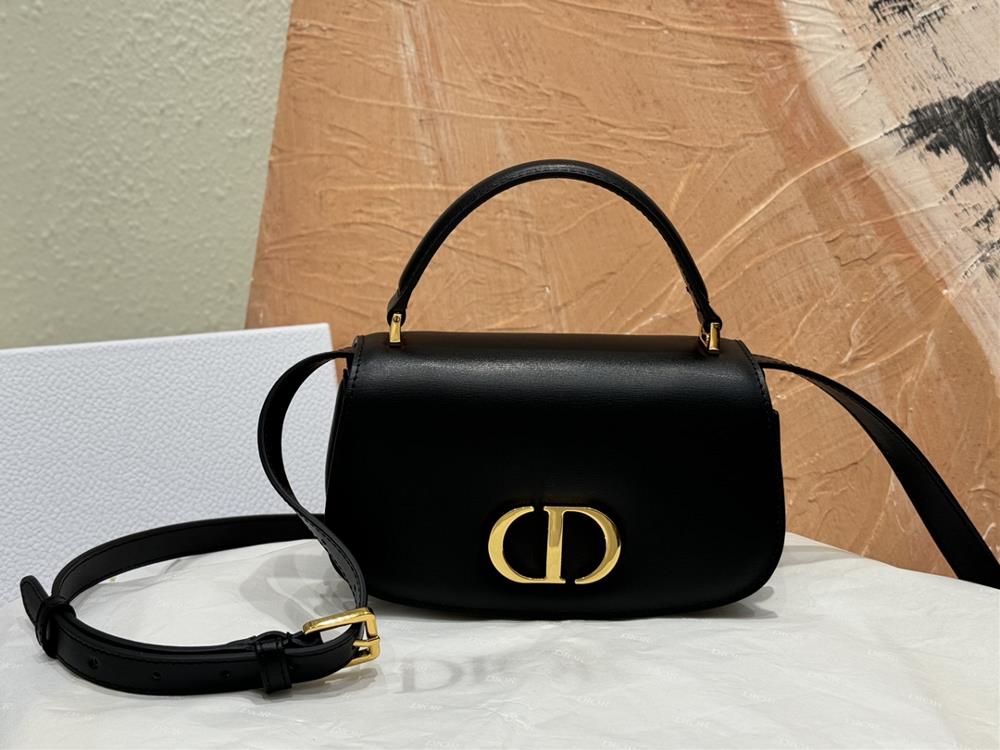 This 30 Montaigne Avenue Top Handle handbag showcases an elegant temperament and modern style with a unique style Crafted with exquisite and durable