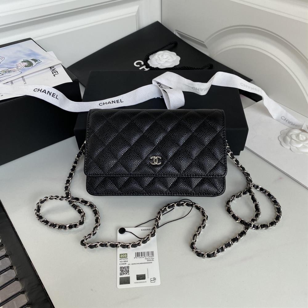 0250 Silver Buckle SpringSummer New Edition WOC Wealth Bag features classic designs such as calf leather diamond grid and leather through metal cha