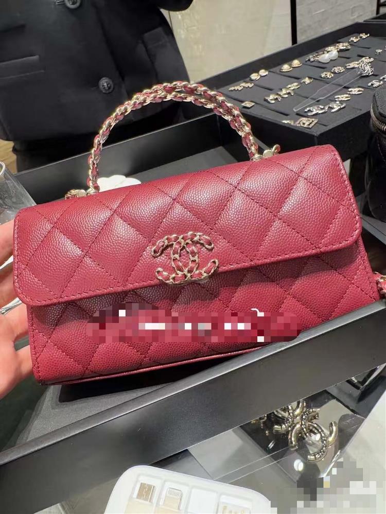 Exclusive shipment of wine red caviar skin 25s cross handle leather horizontal version large size must buy this season The design of the horizontal