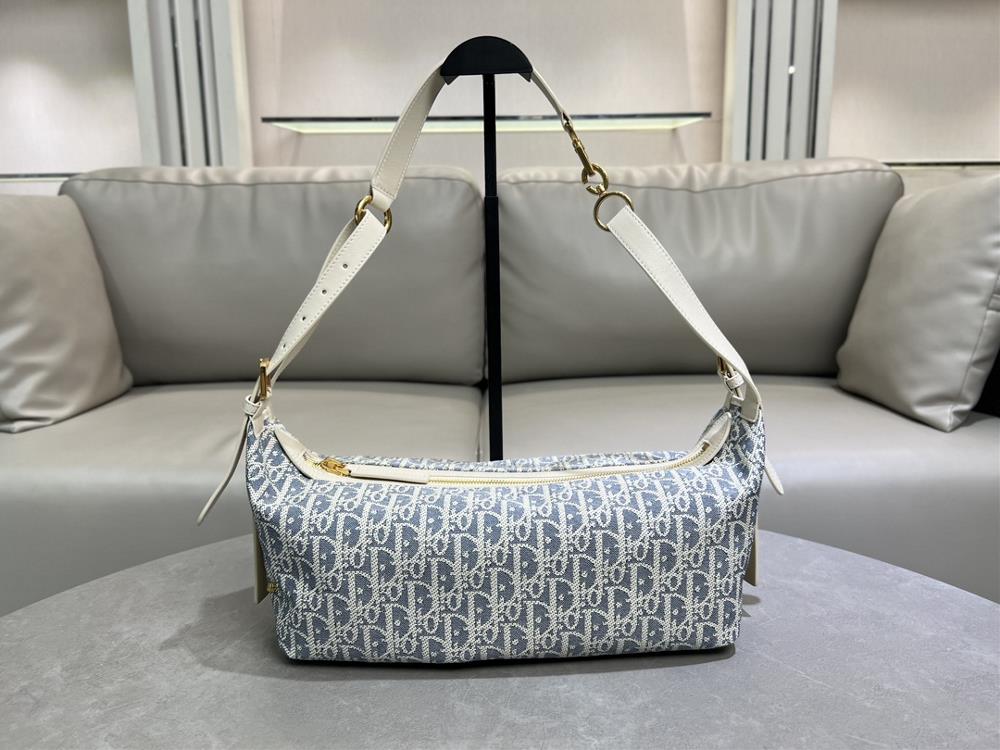 Medium size 331615cmModel 2417The Journey Coconut Grass series has a summer vibe with sky blue fabric paired with milky white calf leather The light