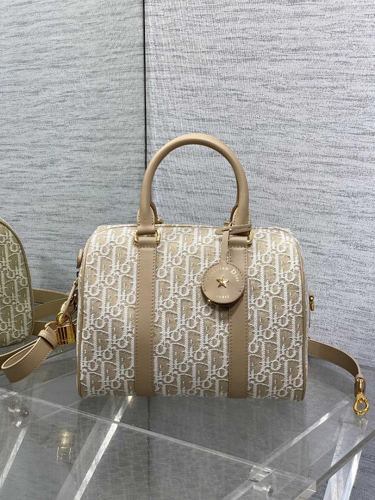 in stockGroove 25 handbag Boston mini irresistible cuteness simple shape retro yet highend carefully crafted with the latest natural color Obliqu