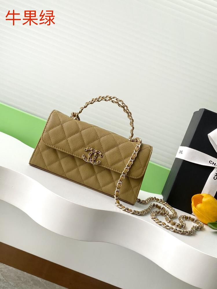 The design of the 25A cross handle leather horizontal version and large horizontal flip cover is both retro and fashionable with a leather chain inte