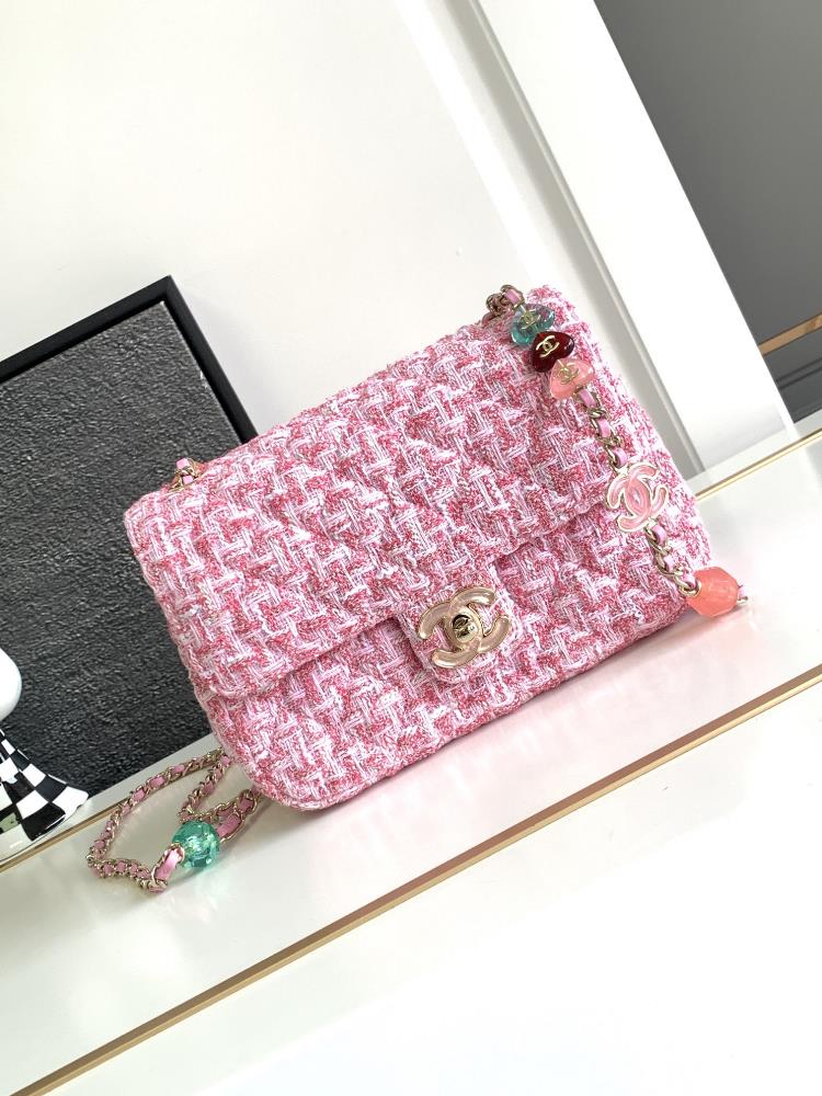 OHANELs spring sunshine is perfect for the C pink and tender woolen plastic bag which I cant put down regardless of its size and appearance It bas
