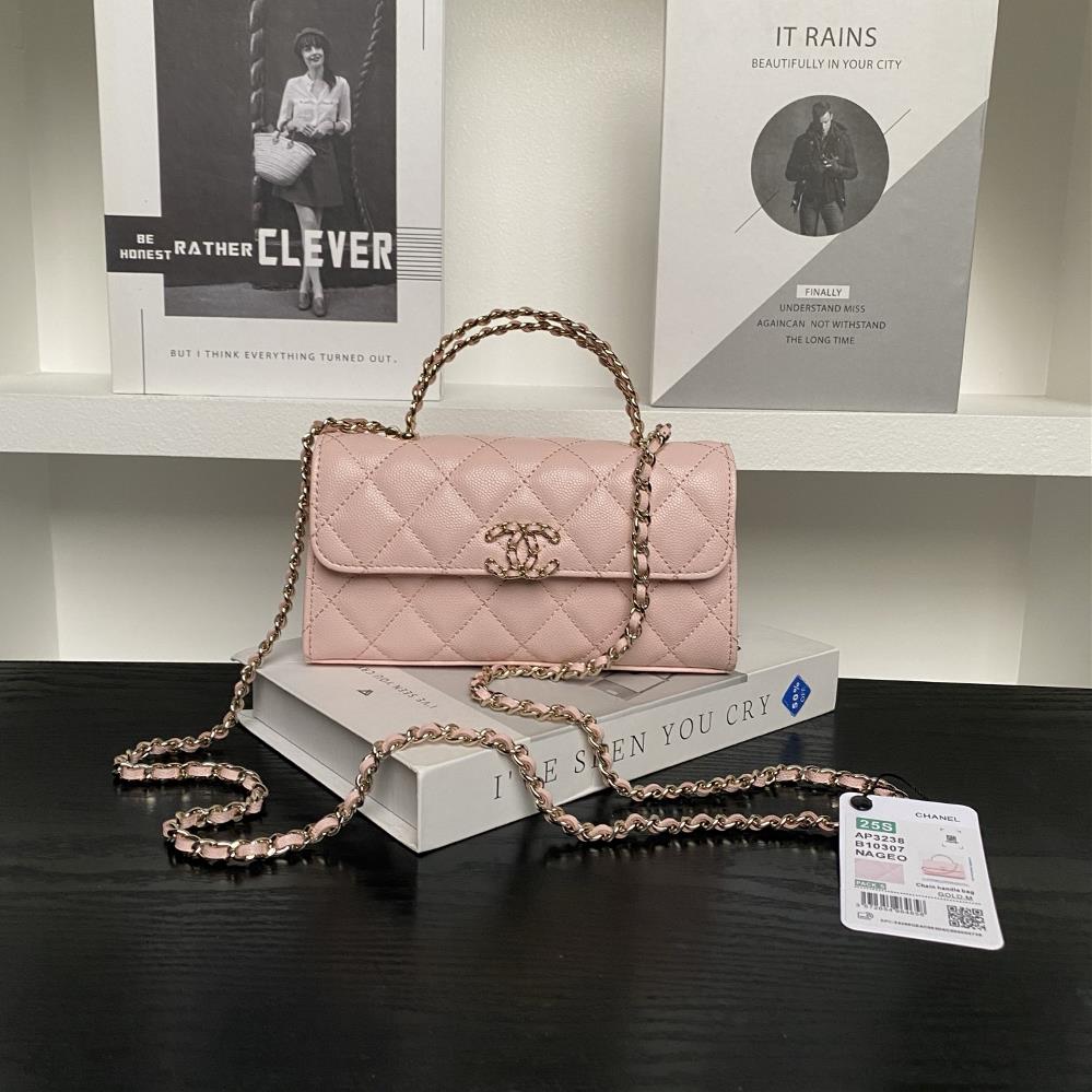 Chanel 23p Black Horse Kelly Long Handle BagModel AP3238Material Litchi cowhideA super long shape that can hold a phone without being useless whethe