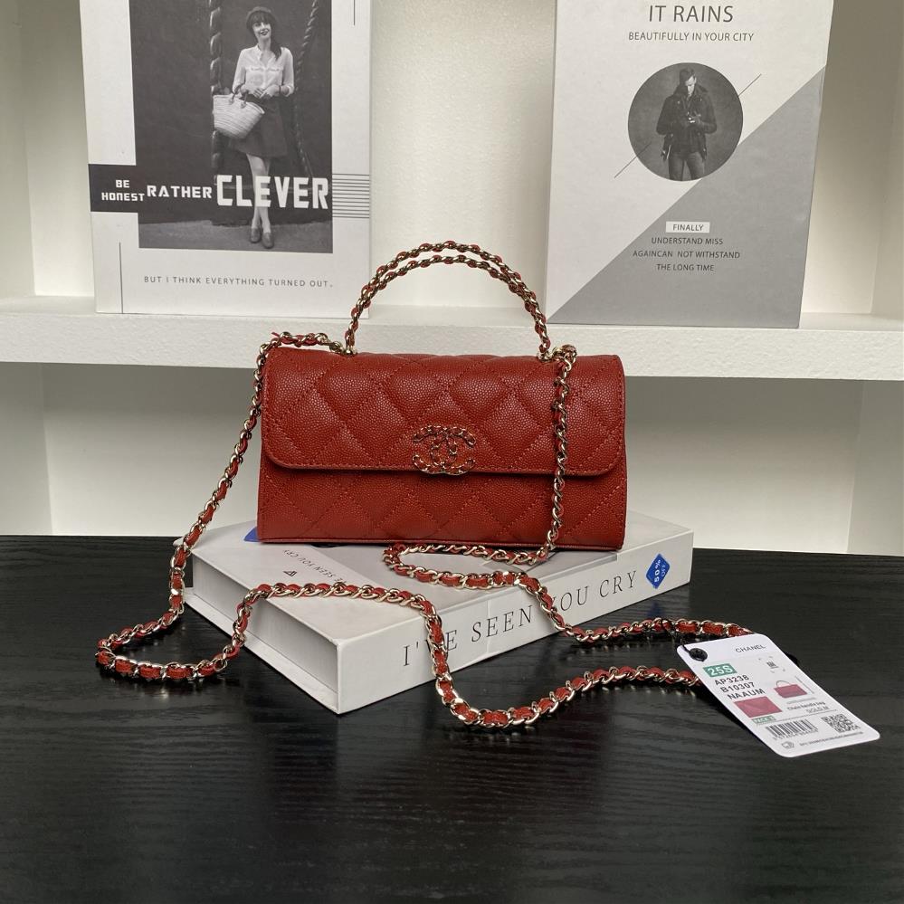 Chanel 23p Black Horse Kelly Long Handle BagModel AP3238Material Litchi cowhideA super long shape that can hold a phone without being useless whethe