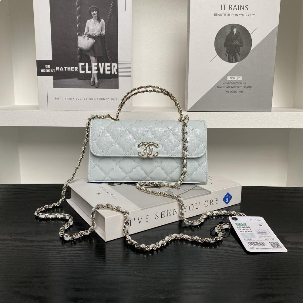 Chanel 23p Black Horse Kelly Long Handle BagModel AP3238Material Litchi cowhideA super long shape that can hold a phone without being useless whethe