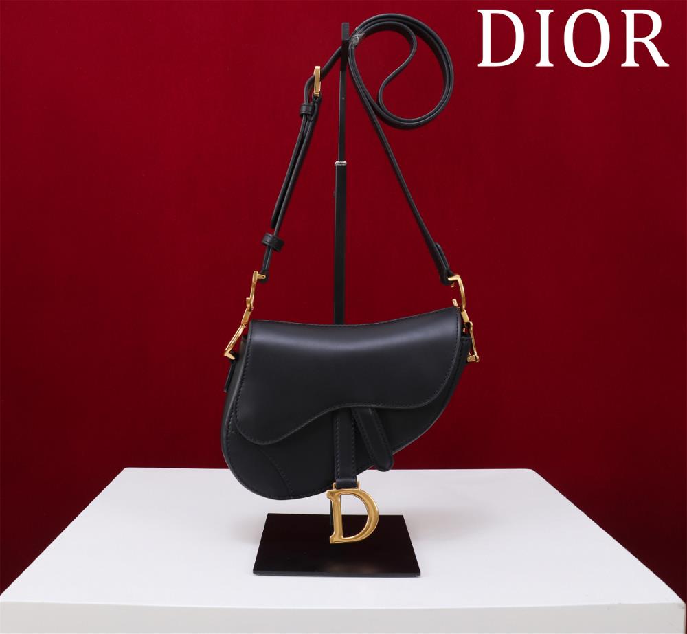 Mini Soft Saddle Saddle Saddle Bag with Strap BlackThis Soft Saddle saddle bag reinterprets Diors classic design creating a soft version Crafted wi