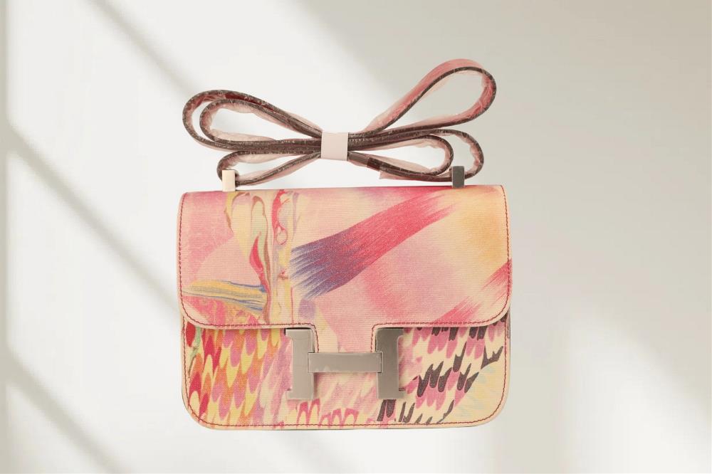 New productKangkang style flight attendant bag Constanc 1924 size heart red swift leather with silk cloud color printing design highend European an