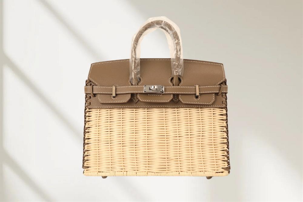 New productPlatinum 2530 bamboo picnic bag with coffee colored swift leather and woven bamboo vines fresh and fashionable versatile for casual commu