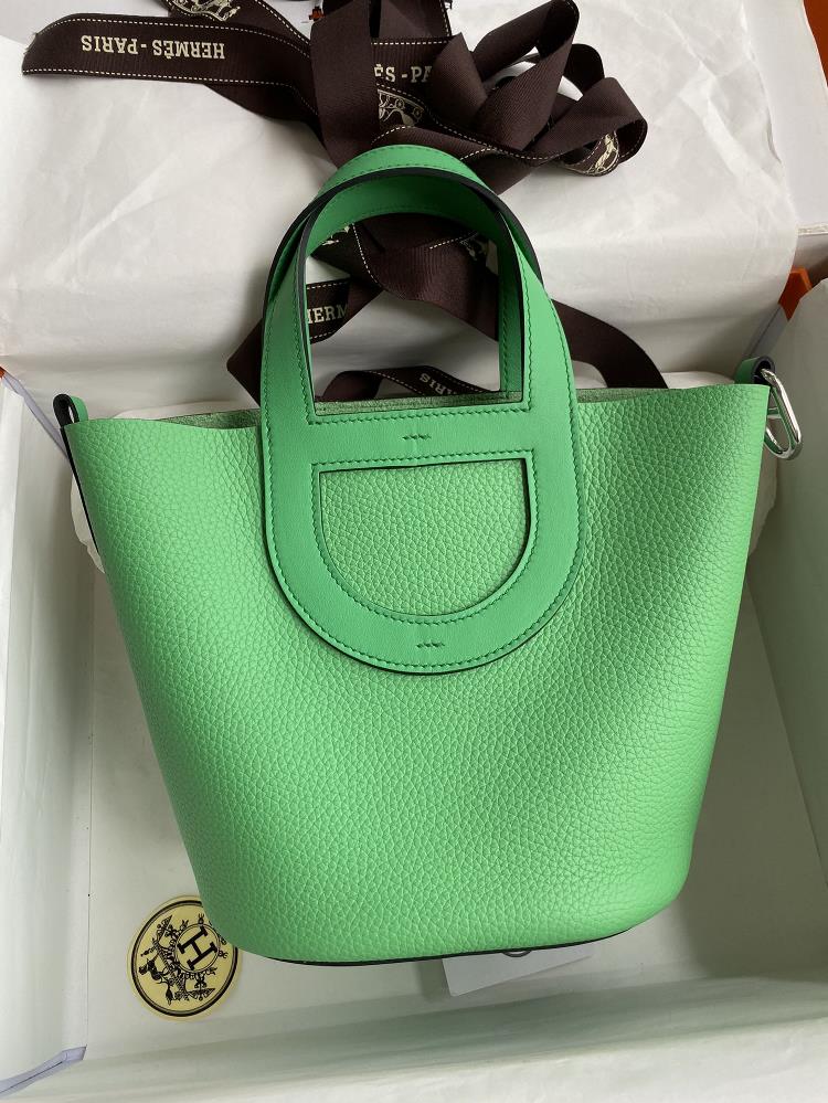 Pig Nose Vegetable Basket in the Loop 18cm Imported Tc Splicing Swift Leather Comic Green Silver Button Wax Thread  professional luxury fashion br