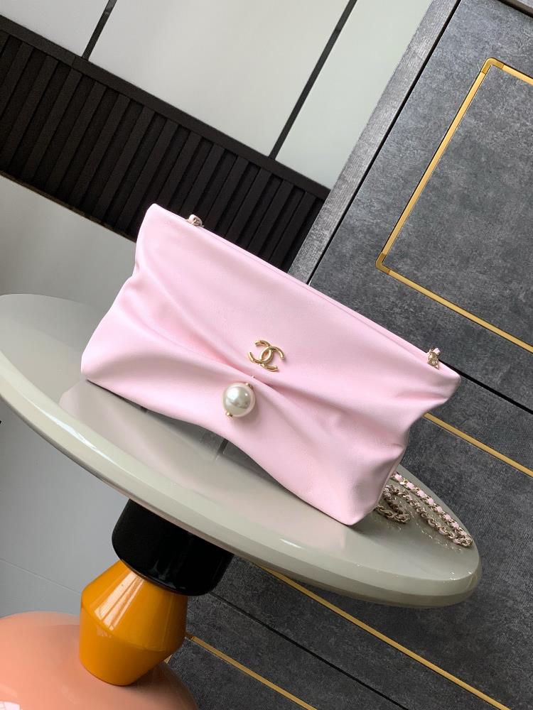 Cherry Blossom Pink OHANEL 25S Handheld Bracelet Bag who is not impressed by the design of gold small pair C and gold shoulder belt chain small and
