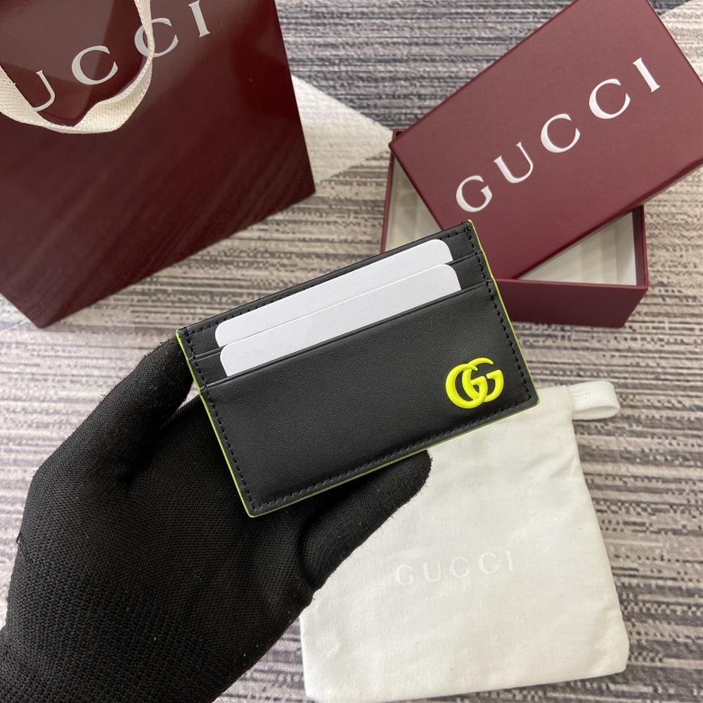 Equipped with a complete set of counter packaging the GG Marmont series features colorful details as eyecatching highlights and novel functions add