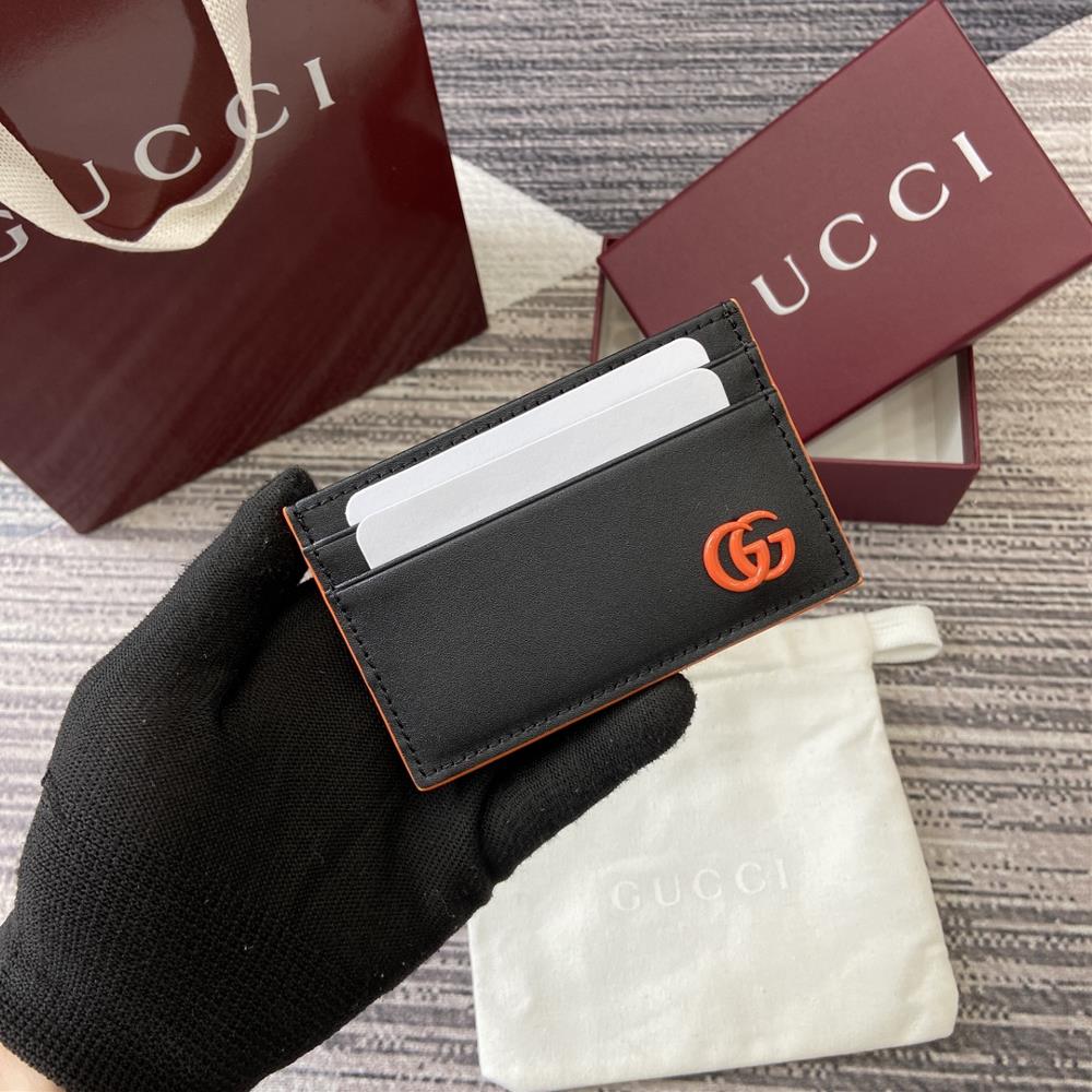 Equipped with a complete set of counter packaging the GG Marmont series features colorful details as eyecatching highlights and novel functions add