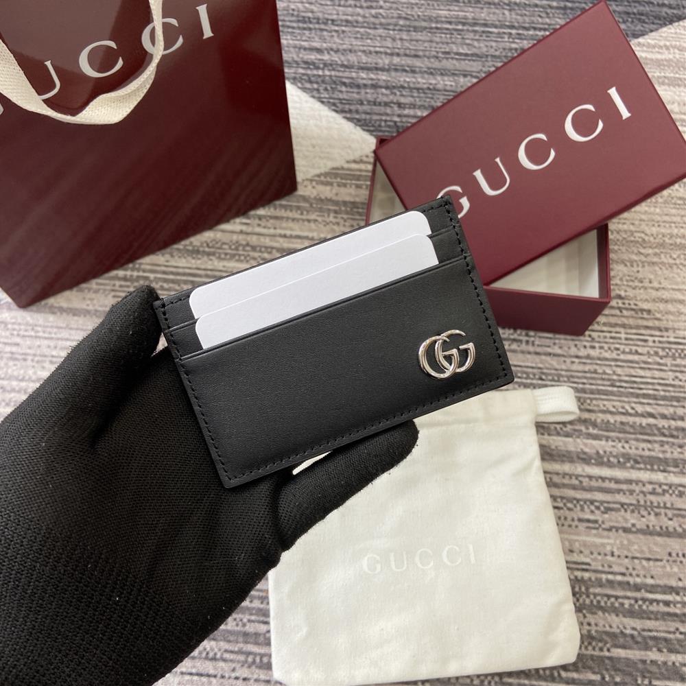 Equipped with a complete set of counter packaging the GG Marmont series features colorful details as eyecatching highlights and novel functions add