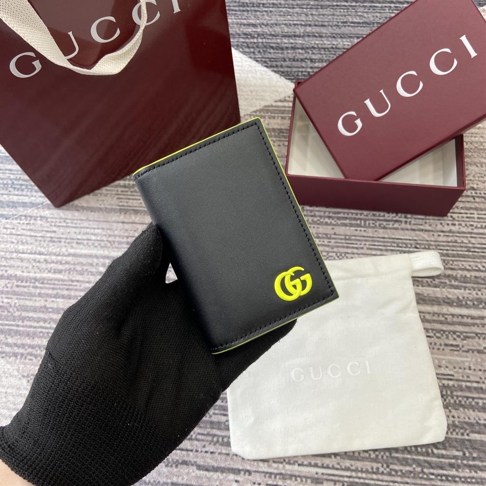 Equipped with a complete set of counter packaging the GG Marmont series features colorful details as eyecatching highlights and novel functions add