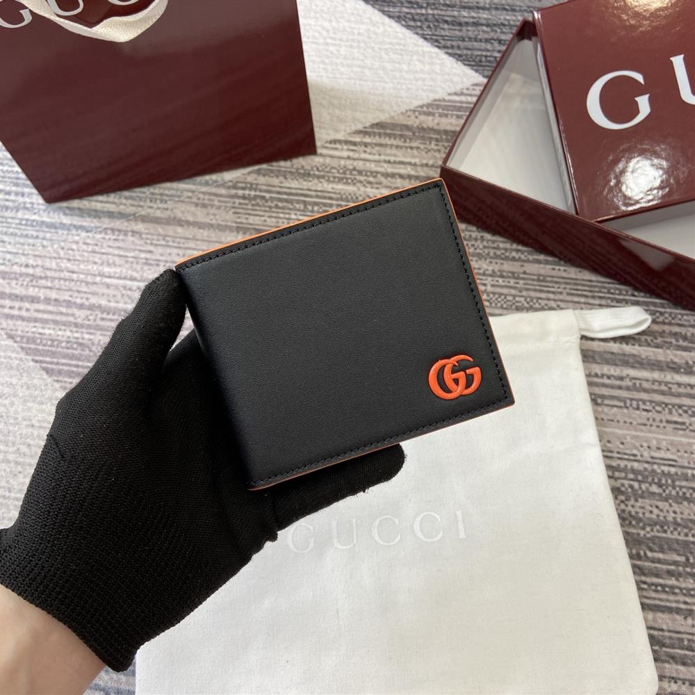 Equipped with a complete set of counter packaging the GG Marmont series features colorful details as eyecatching highlights and novel functions add