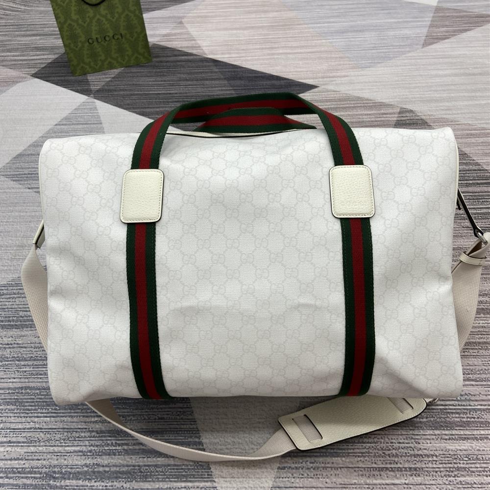 Comes with a green gift bag at the counter a new GG large travel bagSince the debut of Gucci Tennis sneakers in the 1970s Gucci has launched a varie