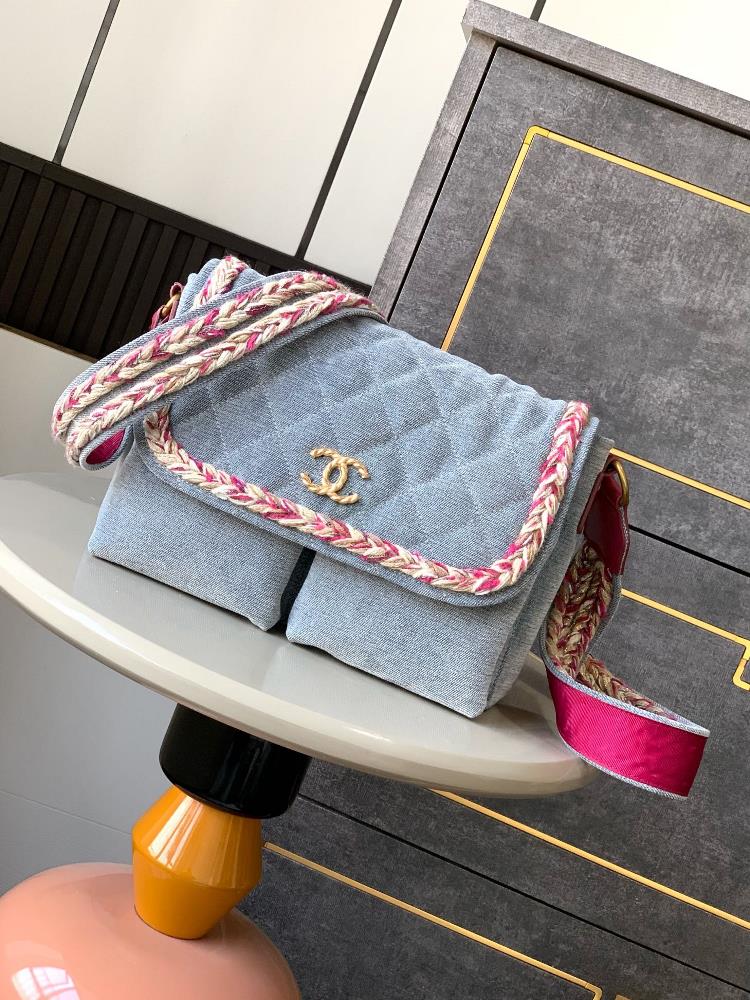 Shipping OHANEL till you have it Salzburg series really loves the gilded Fried Dough Twists shoulder straps The overall feeling is that the school r