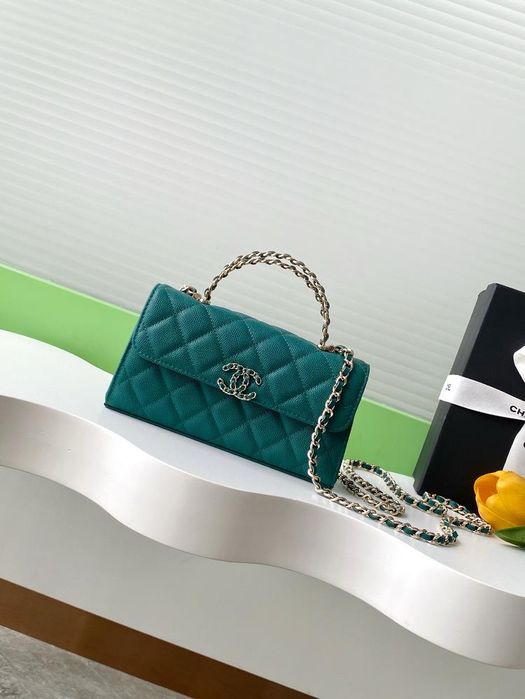 The design of the 25A cross handle leather horizontal version and large horizontal flip cover is both retro and fashionable with a leather chain inte