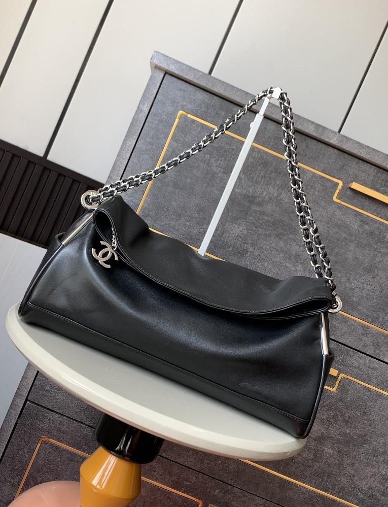 The large size has no diamond shaped lines The new leisure and comfortable product presents another classic taste I believe it will not be difficult