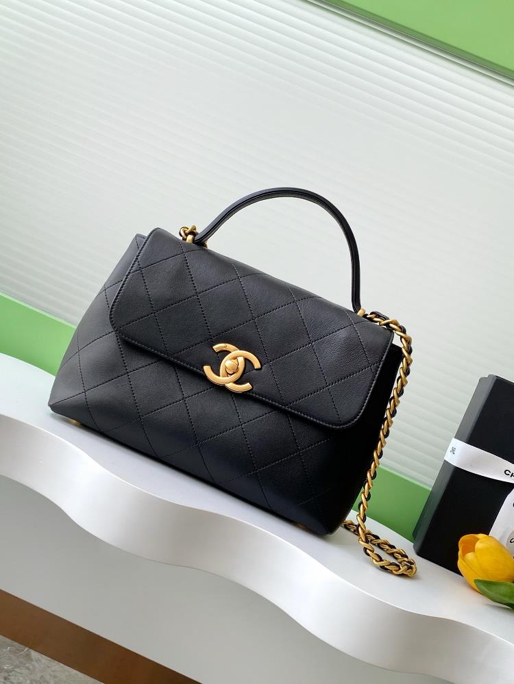The 25S black gold briefcase is too handsome It is full of retro college style one shoulder and cross body It has a different aura It is very sui