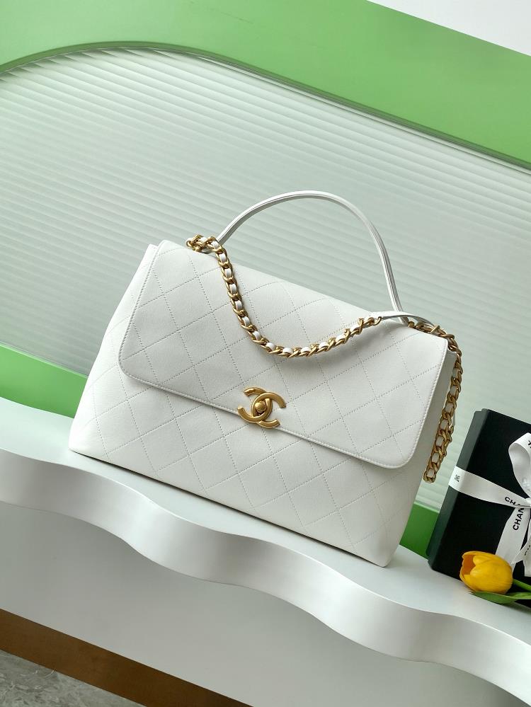 The 025S black gold briefcase cover bag is too handsome Its full of retro college style One shoulder and cross body are different Its very suitab
