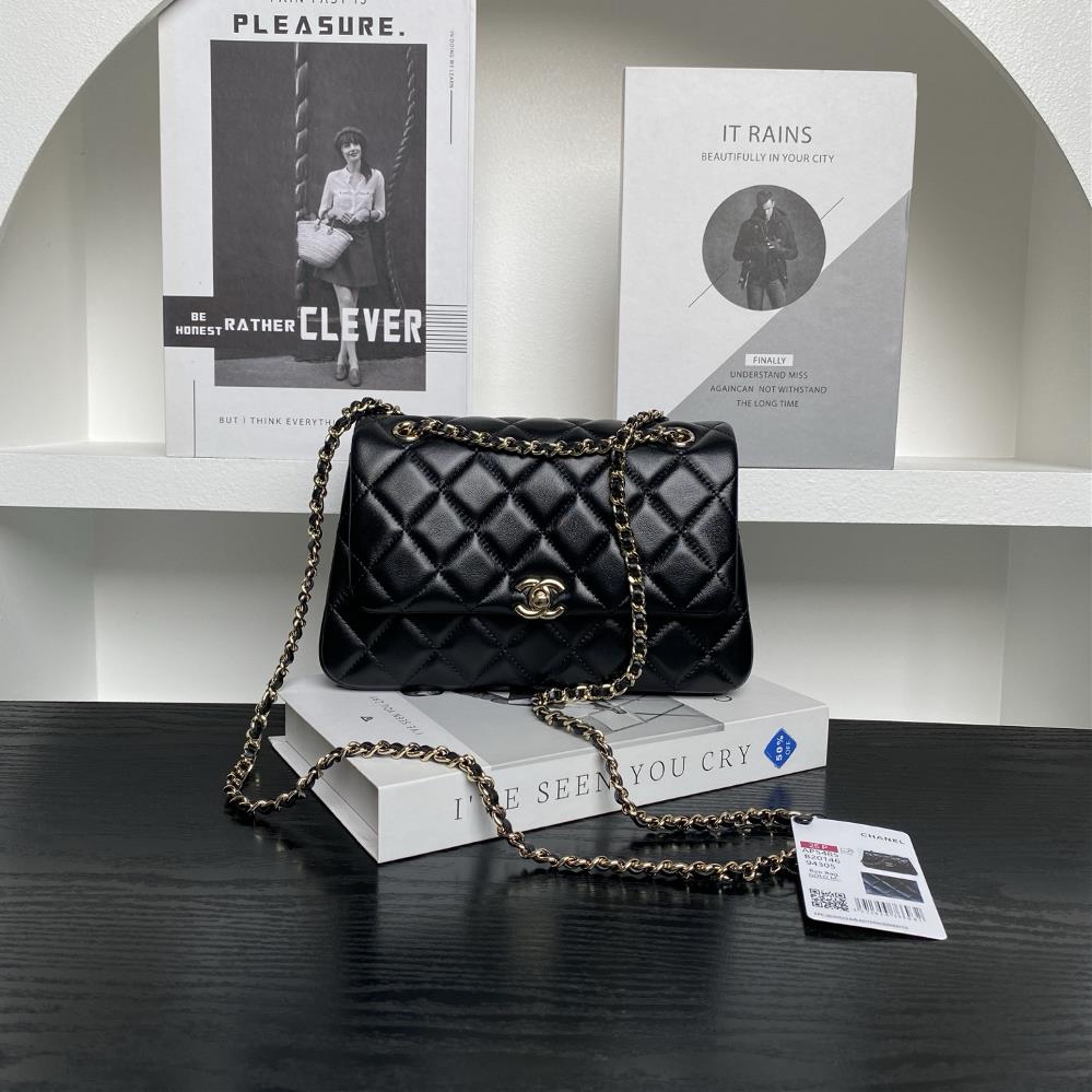 Chanel 25S CF mini phone case AS54850 is full of luxury and high cost performance It is a cute little sheepskin with a light gold chain It is exquis