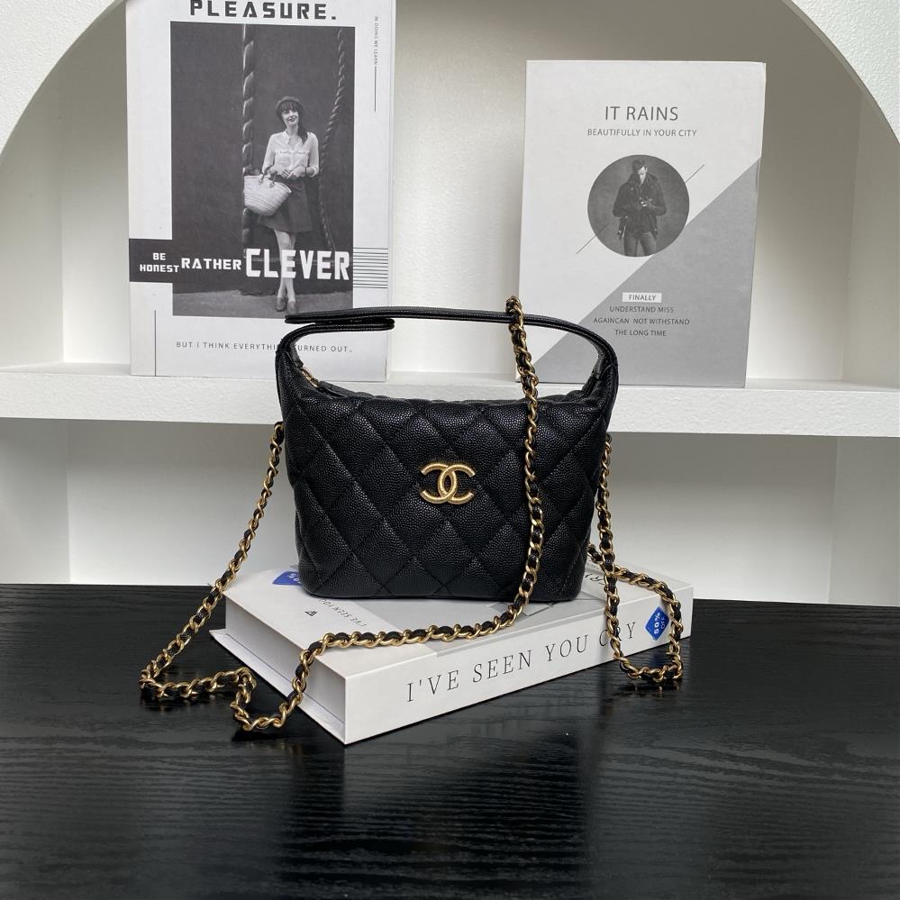 The Chanel 25P portable lunch box bag AP4484 features a detachable cowhide and metal chain design with a brushed double C logo The compact body can e