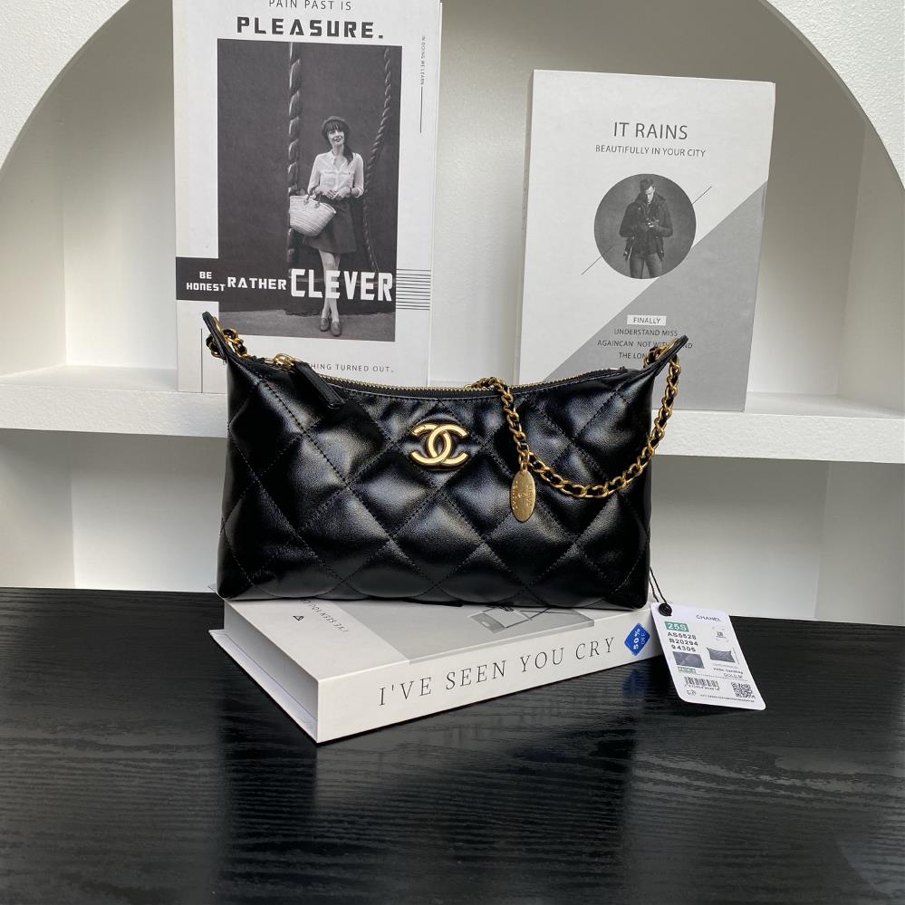 Chanel 25S Underarm Bag Hobo Full of Luxury AS5528The bag is super stylish lightweight and highly practical It can be carried by hand or crossbody