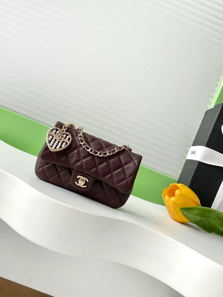 The charm of 25Amini Love Pearl CF pendant small leather goods Love Chanel highend handmade workshop is reflected in bags and accessories which can