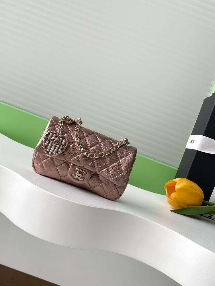 The charm of 25Amini Love Pearl CF pendant small leather goods Love Chanel highend handmade workshop is reflected in bags and accessories which can