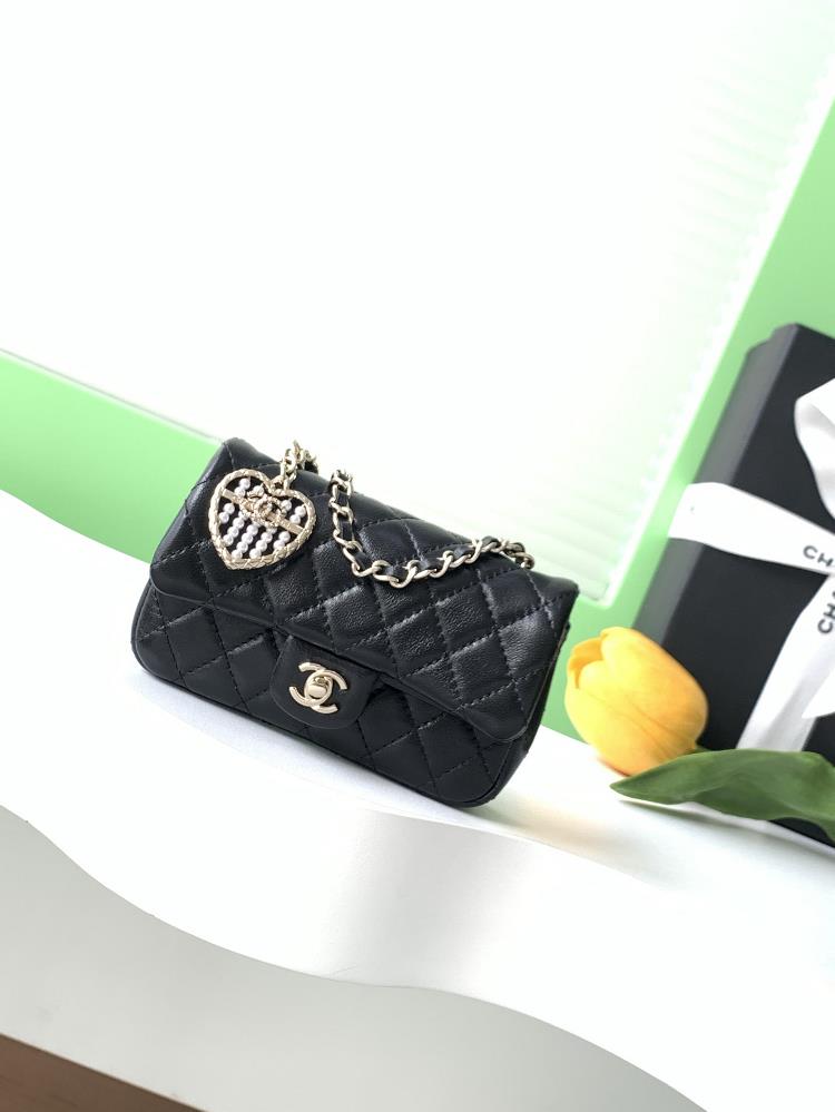 The charm of 25Amini Love Pearl CF pendant small leather goods Love Chanel highend handmade workshop is reflected in bags and accessories which can