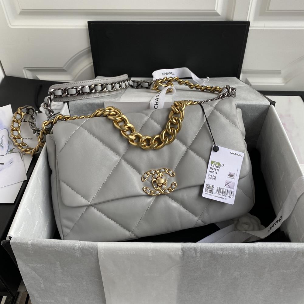 1161 Medium Ohanel Bag combines all classic pillow bagsThis bag was designed by Karl Lagerfeld and the new director Virginie Viard and it is also the