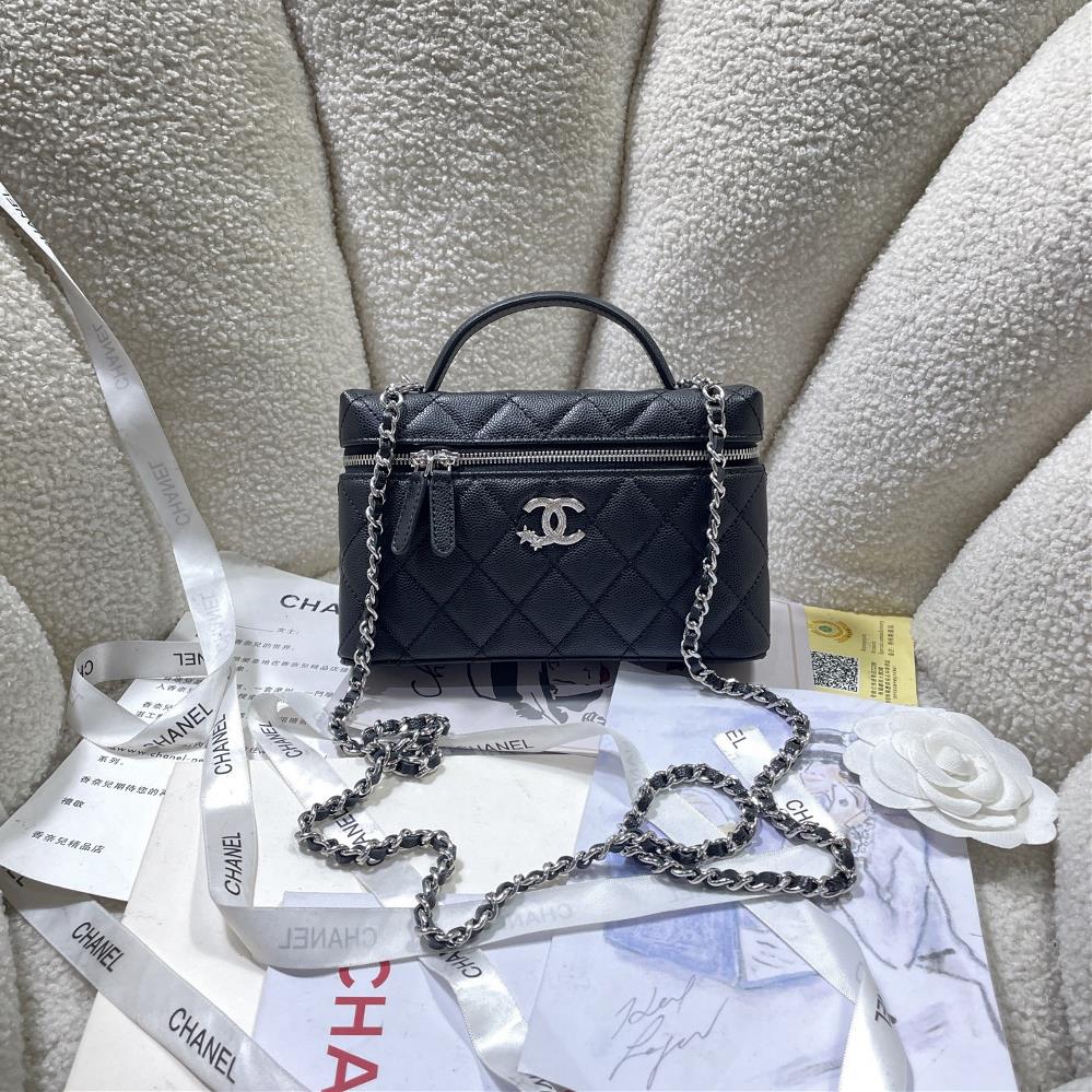 Fashion New Favorite Chanel 25C Winter New Product AP4854 Exquisite and Compact Chain Handbag with Granular Calfskin and Golden Metal Star Lunch Box B