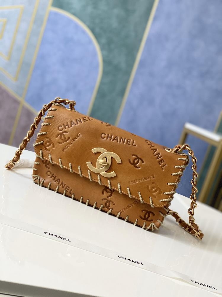 Complete packaging for Chanels new Vintage resin leather chain bagWhen I first received the physical item I was impressed by it It was a rare and b