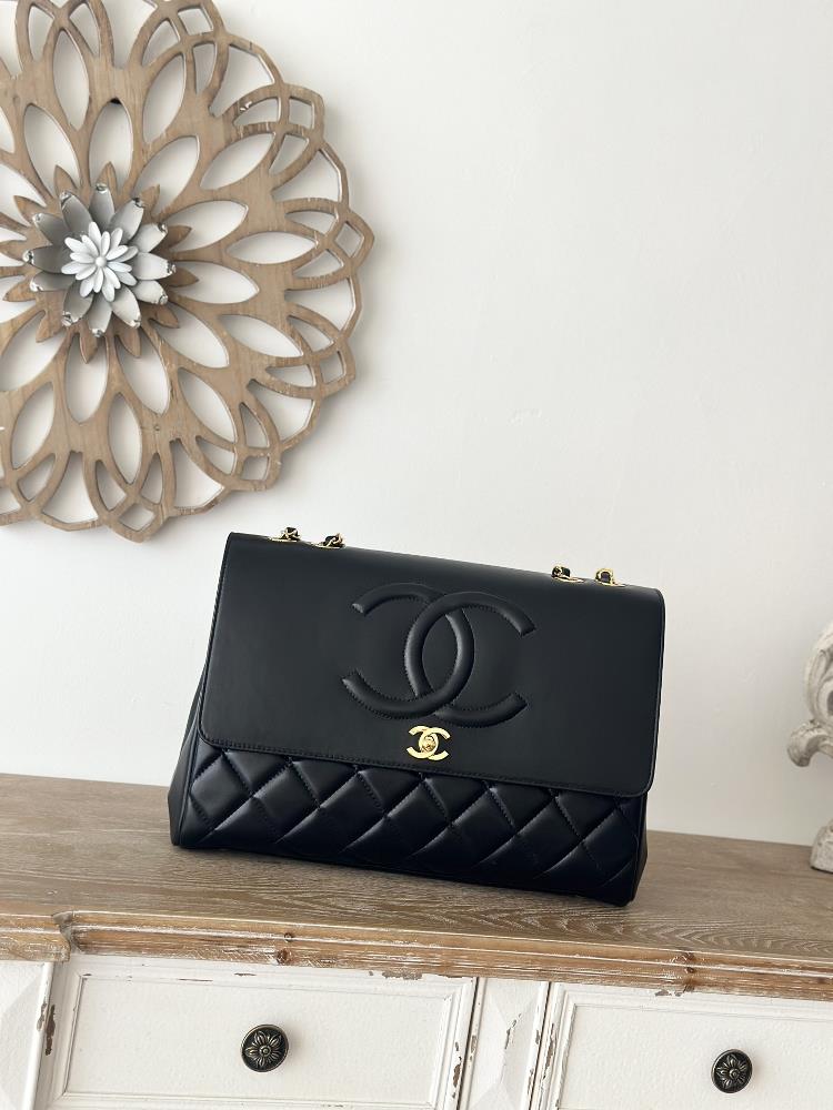 CHANEzp has developed a new version of black sheepskin with a complete set of packagingSingle shoulder double chain bag two types of ball patterned c