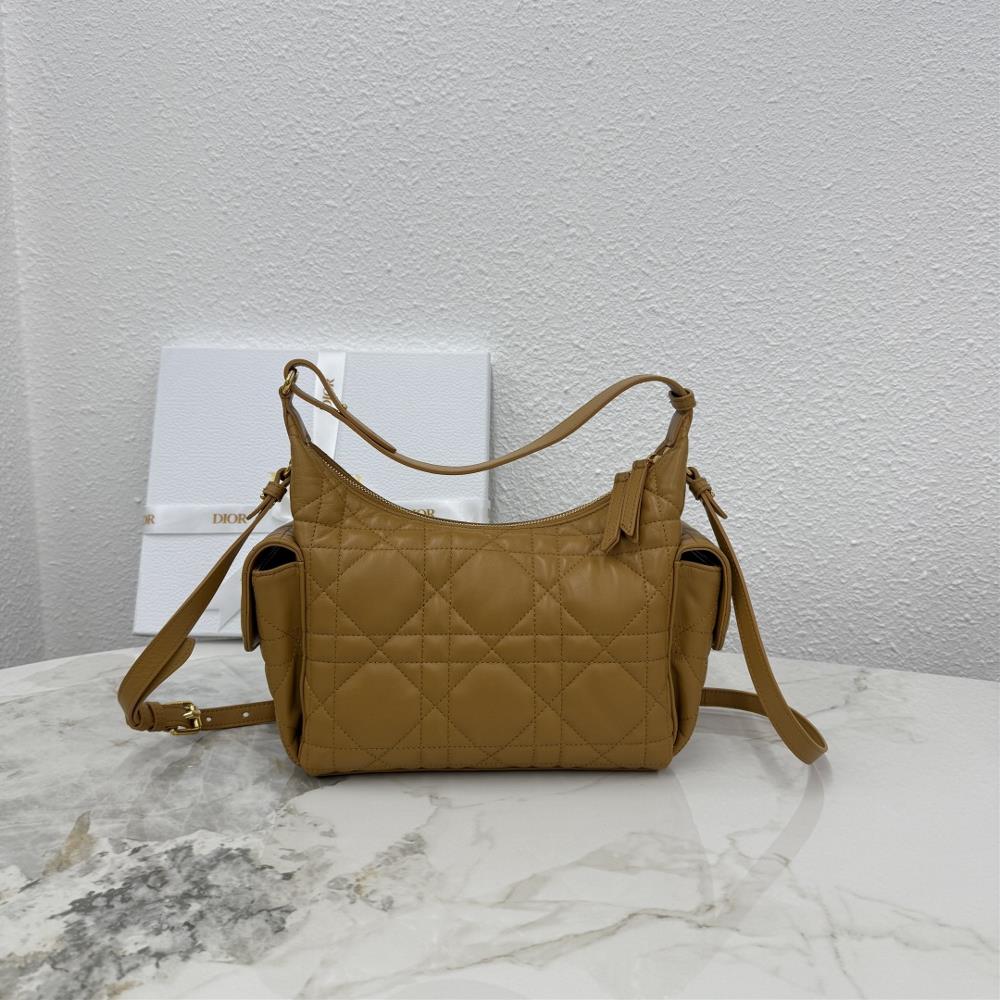 This DDream handbag is a new product in the FallWinter 2025 ready to wear collection featuring a casual and modern design while maintaining practica