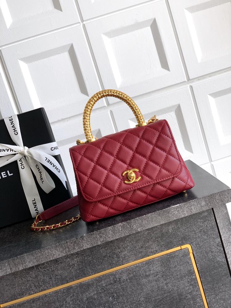 The wine red 19cm OHANEL 25A gold diamond hollow handle is a classic and fashionable series with a hot selling item coming The cocohandle classic wo