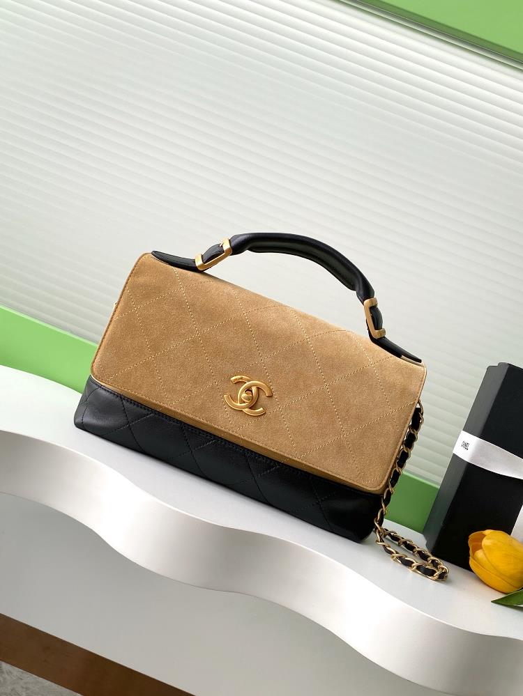 The focal point of the fashion show at the 25 year suede handbag workshop is a masterpiece that blends classic and innovative elements Inspired by Ch