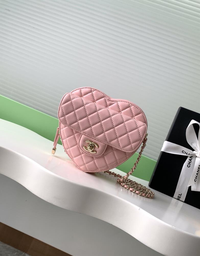 Happy SpringSummer Love SeriesThe heartshaped style is really super beautiful Even if its a VIP its hard to buy at the counter Tears have to be