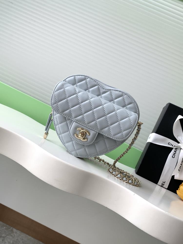 Happy SpringSummer Love SeriesThe heartshaped style is really super beautiful Even if its a VIP its hard to buy at the counter Tears have to be